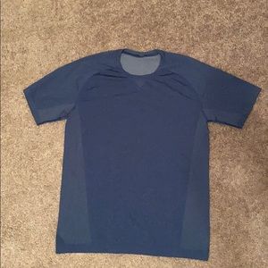 Lululemon workout shirt